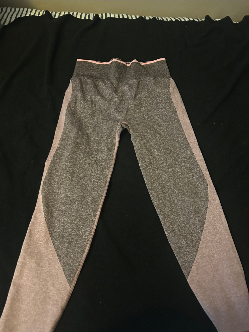 PINK Victoria's Secret Grey and Dusty Pink Kids Seamless Leggings